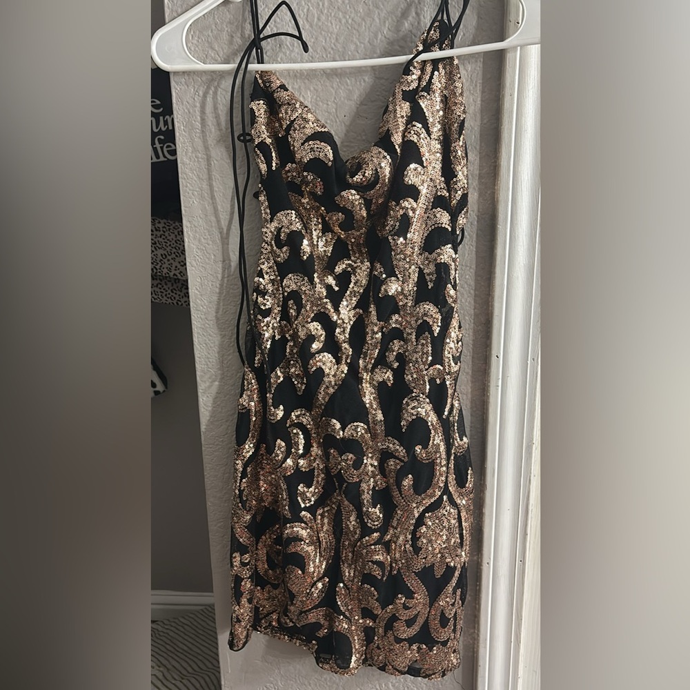Windsor Strapless Black and Gold Dress worn once willing to negotiate price